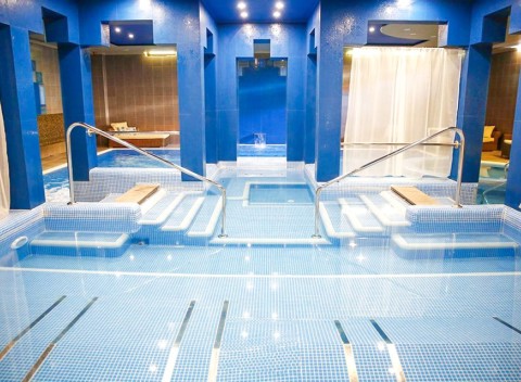 Golden Ball Club**** Györ s neobmedzeným luxusným wellness a fitness centrom.