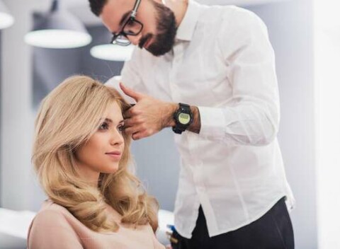 Dámsky strih alebo novinka – ošetrenie ultrazvukom v salóne HAIRBYPATRIK