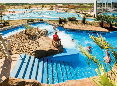 Exotický aquapark Tropical Islands pri Berlíne s neobmedzeným vstupom do bazénov a na atrakcie + pobyt v stane
