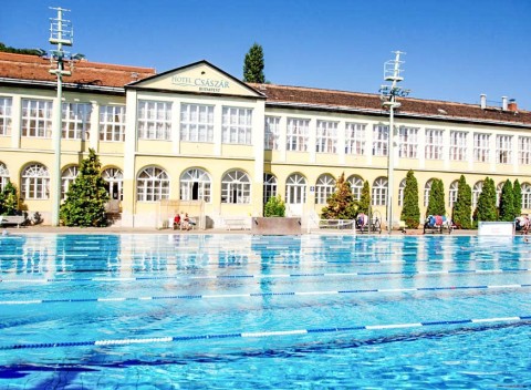 Budapešť v Hoteli Császár *** pri centre s raňajkami a vstupom do termálov.