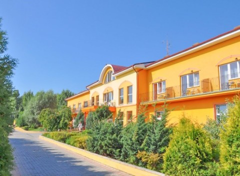 Podhájska: Penzión Iveta s raňajkami, soľnou jaskyňou, bowlingom a zľavami.