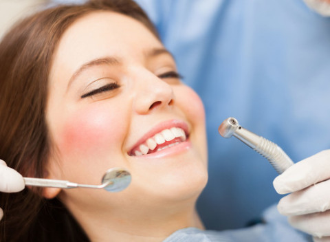 Dentálna hygiena, ročná starostlivosť a poradenstvo pre domácu hygienu v Martin Dental Clinic.