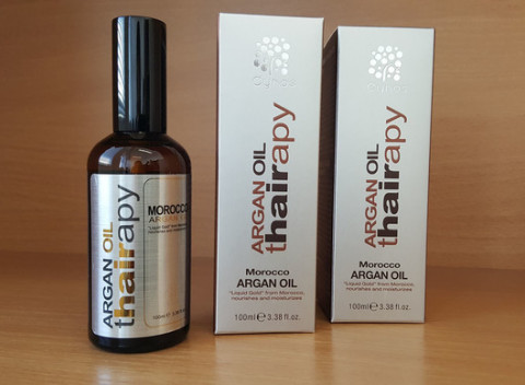 Prírodný a antialergický marocký arganový olej s praktickým dávkovačom.