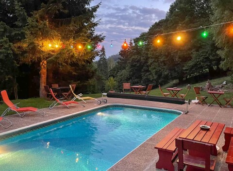 Krkonošský národný park blízko atrakcií v Horskom Hoteli Flora s polpenziou a vonkajším vyhrievaným bazénom