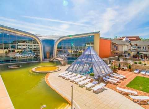 Podhájska v Penzióne Royal s raňajkami, aktivitami a zľavou do Rímskych kúpeľov