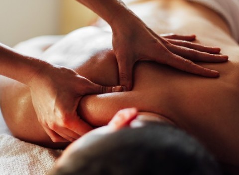 Okamžitá úľava vďaka masáži chrbta a šije v Martine. Masážny balíček podľa výberu.