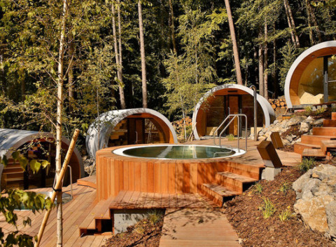 Pobyt pri legendárnej Zelenej žabe s raňajkami a vstupom do jedinečného vonkajšieho saunového sveta.