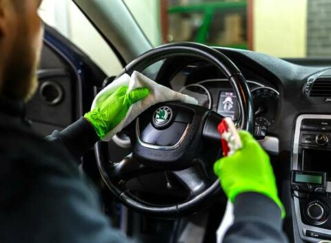 Profesionálna starostlivosť o interiér a exteriér vozidla v autoumyvárni Aqua Light