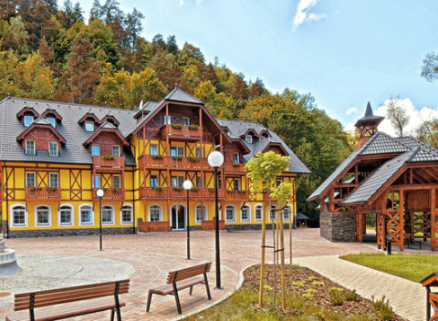 Pobyt s procedúrami na mieru v Kúpeľoch Červený Kláštor, ktoré preslávila liečivá Smerdžonka.