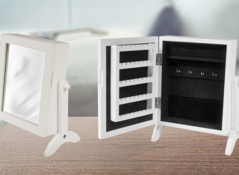 Zabudnite na večné hľadanie šperkov. Drevená šperkovnica so zrkadlom vo vkusnom dizajne.