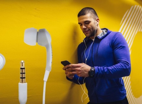 Praktické cestovné slúchadlá do mobilného telefónu s mikrofónom Lenovo P165.