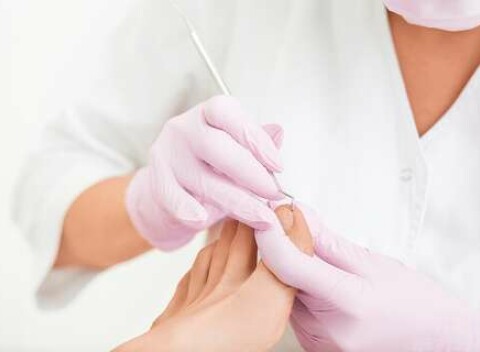 Medicínska kombinovaná pedikúra aj s masážou nôh v domácom štúdiu Medical Foot Care