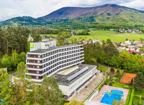 Beskydy: Ibis Styles Relax Rožňov pod Radhoštěm *** s polpenziou a vnútorným aj vonkajším bazénom + sauna