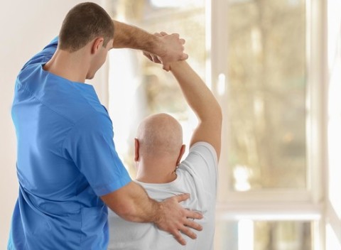 Obnova pohybového aparátu rehabilitačným lekárom, 60-minútové vyšetrenie lekárom.