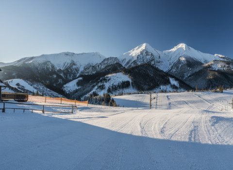 Celý deň alebo 4 hodiny na svahu v Skicentre Strednica - skipas do lyžiarskeho strediska.