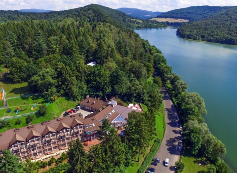 Poľské Bieszczady pri jazere Myczkow: Hotel Solina Resort & Spa *** s polpenziou a wellness + saunové rituály