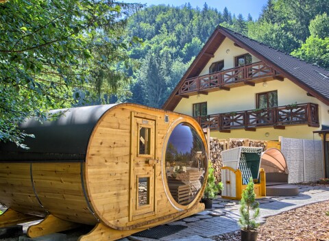 Nízke Tatry: Pobyt v Penzióne Bystrinka s polpenziou, wellness neobmedzene a športovým vyžitím + sekt a ovocie