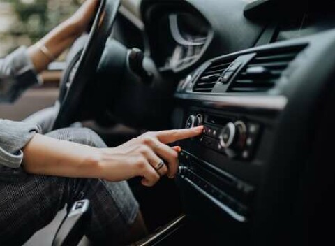 Čistenie a plnenie klimatizácie v autoservise LongLife