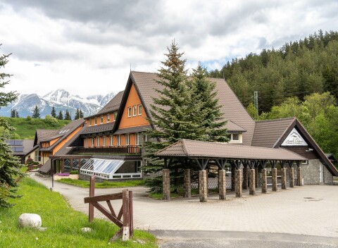 Vysoké Tatry: Dovolenka v Hoteli Sipox *** s polpenziou a neobmedzeným wellness s bazénom a vírivkou + 2 sauny