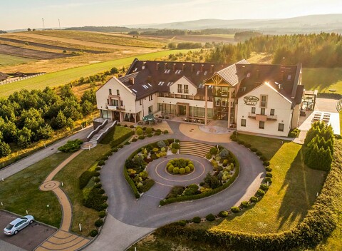 Poľsko: CHKO Orlích hniezd v Hoteli Fajkier Wellness & SPA *** s raňajkami či polpenziou a wellness + aktivity