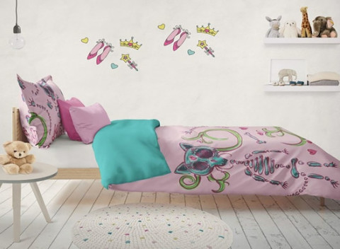 Detské posteľné obojstranné obliečky  zo 100 % bavlny s obľúbenými postavičkami.