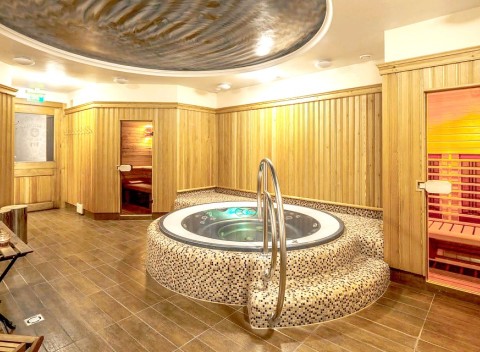 Tokajská oblasť v Oroszlános Wine Hoteli s polpenziou, vínom a wellness.