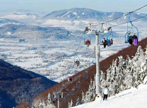 Javorníky: Hotel Javorník *** pri ski areáli + polpenzia, wellness, deti zdarma.