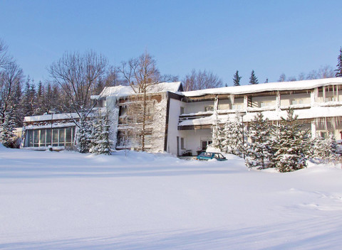 Beskydy relaxačne v hoteli s neobmedzeným vstupom do wellness a balíčkom procedúr + plná penzia.