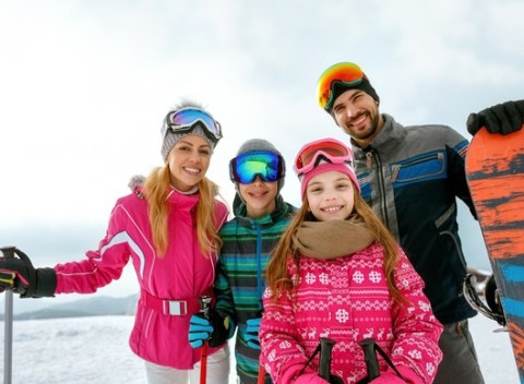 Lyžovačka v Beskydách s ubytovaním v hoteli Kozubová, polpenziou a dieťaťom zdarma.