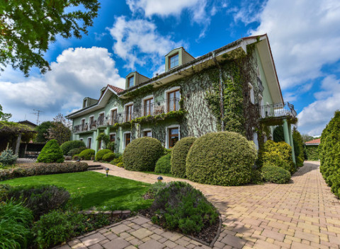 Wellness s procedúrami, polpenziou a skvelými možnosťami prechádzok z penziónu Tematín***.