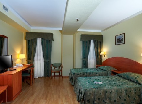 Drsná krása Petrohradu z hotela Dostoevsky**** s raňajkami a dieťaťom zdarma až do 30.12.2019.