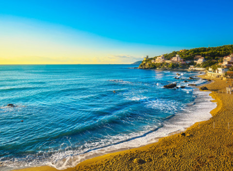 Dovolenka na vrchole útesu v BAIA DEL SORRISO*** s panoramatickým výhľadom na zátoku Quercetano.