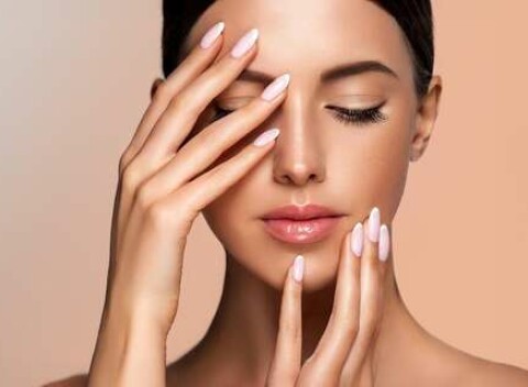 Gélové lakovanie od značky ORLY v salóne inVisage - farebné a transparentné gély GÉL FX obsahujú vyživujúce látky, ktoré nechtom prospievajú