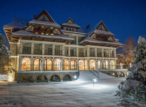 Poľské Tatry blízko termálov: Zakopané v Hoteli Logos *** s raňajkami či polpenziou a neobmedzeným wellness