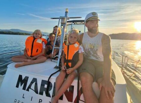 Privátna vyhliadková plavba po Liptovskej Mare až pre 10 pasažierov