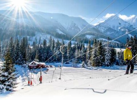 Skipas pre deti aj dospelých do lyžiarskeho strediska Ski Monkova dolina pri hoteli Magura