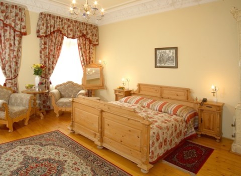 Relax v Karlových Varoch v hoteli Heluan**** so stravou a možnosťou balíčka procedúr.