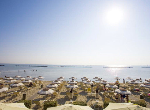 Taliansko: dovolenka pri Jadrane v Rezidencii Amanda len 400 m od pláže.