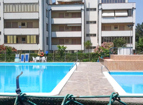 Taliansko v apartmánoch Residence Mosaico Piscina s bazénom a 2 minúty od pláže.