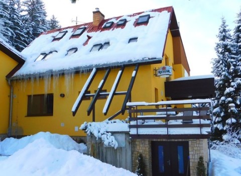 Beskydský penzión Na Lůkách s polpenziou, saunou a skvelým zázemím pre šport, v zime skibus zdarma.