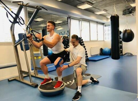 Funkčné tréningy + infrasauna v rehabilitačnej Klinike ReFit aj s osobným trénerom, vrátane diagnostiky pri prvom tréningu zdarma