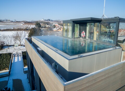 Rakúsko: Vinárska oblasť Weinviertel v Hoteli Althof Retz **** s polpenziou a wellness so saunami + degustácia