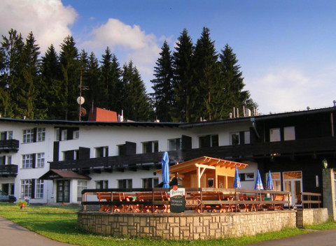 Beskydy z hotela Bečva s polpenziou a infrasaunou - v zime 300 m od zjazdovky, na jar cyklotrasy.