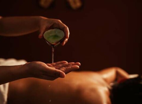 Thajská alebo aromatická olejová masáž v Thai La Flora
