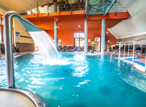 Bešeňová v Hoteli Flóra s polpenziou, zľavou do aquaparkov a GOPASS kartou.