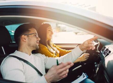 Do auta bez stresu a s istotou - kondičné jazdy a interaktívny trenažér v Autoškole Renner