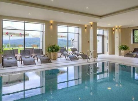 Hotel Zbojnicowka*** len 16 minút od hraníc s neobmedzeným wellness a možnosťou vstupu do Termy Bukovina