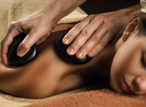 Masáže pre zdravý chrbát a voľnenie tela.  Na výber z viacerých masážných balíčkov.