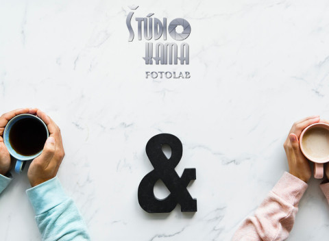 Sada hrnčekov pre zaľúbených - magické alebo klasické hrnčeky v tvare srdca s vlastnými fotografiami.