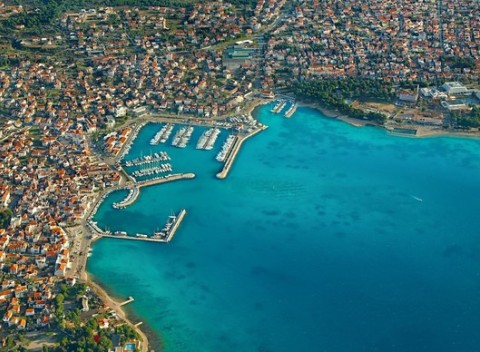 Chorvátsko na 7 nocí s polpenziou vo Vile Mate len 200 m od pláže.